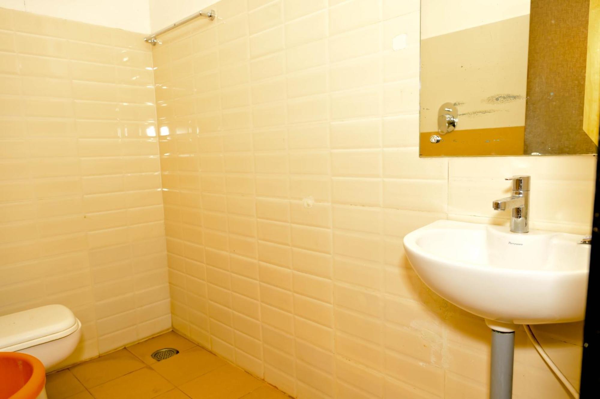 Townhouse Mk Hotel Chikmagalur Luaran gambar
