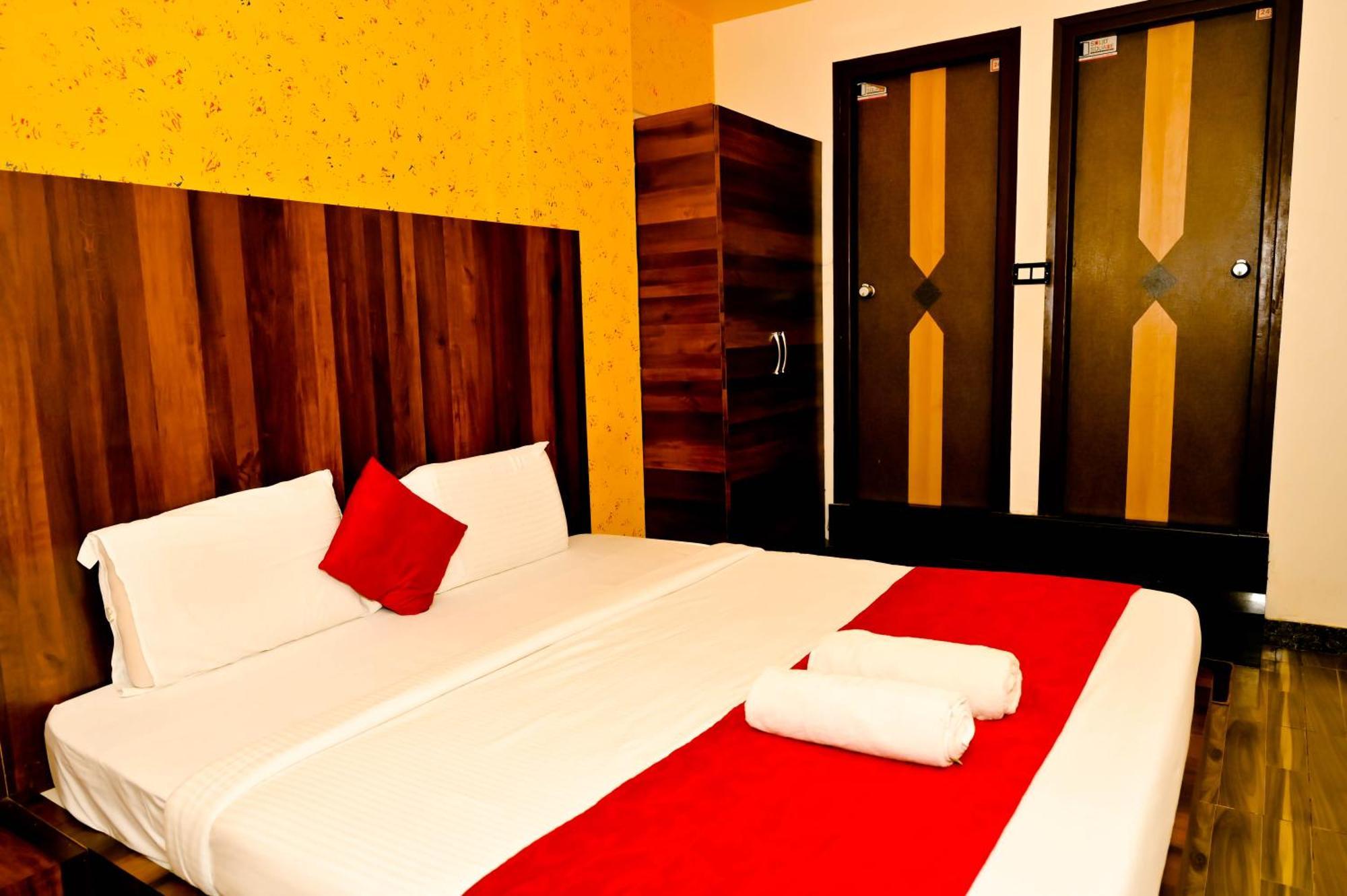 Townhouse Mk Hotel Chikmagalur Luaran gambar