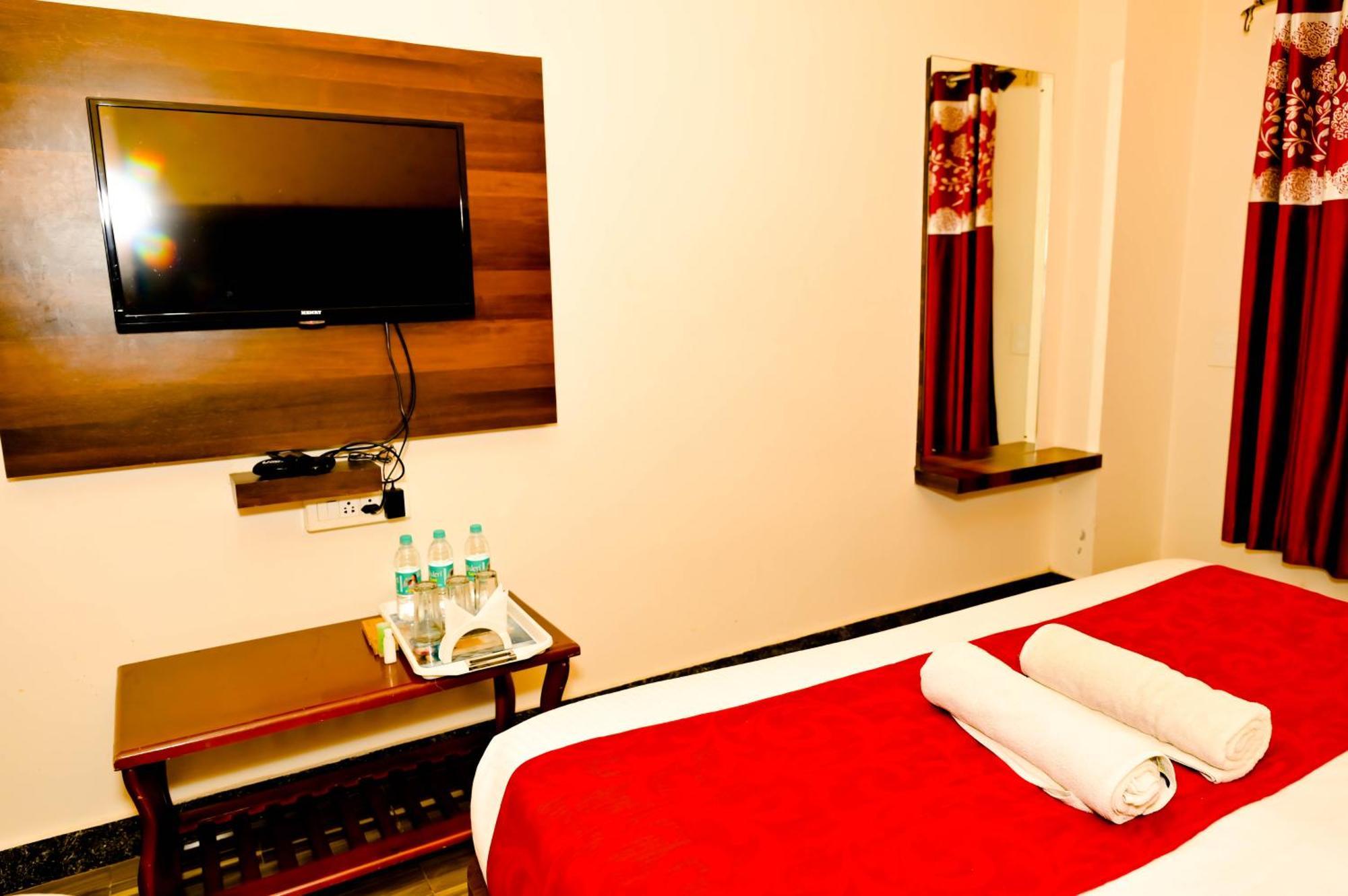 Townhouse Mk Hotel Chikmagalur Luaran gambar
