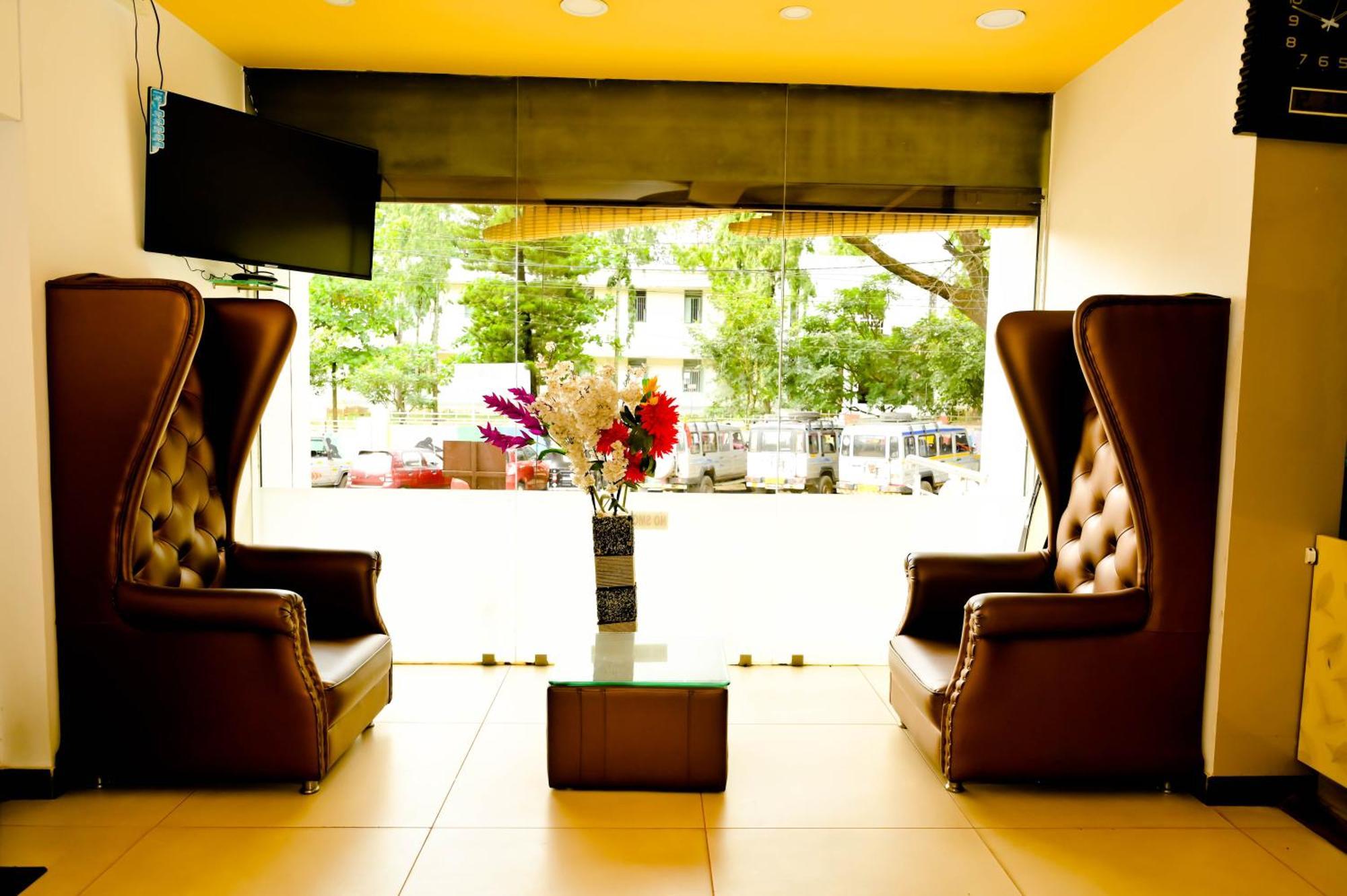 Townhouse Mk Hotel Chikmagalur Luaran gambar
