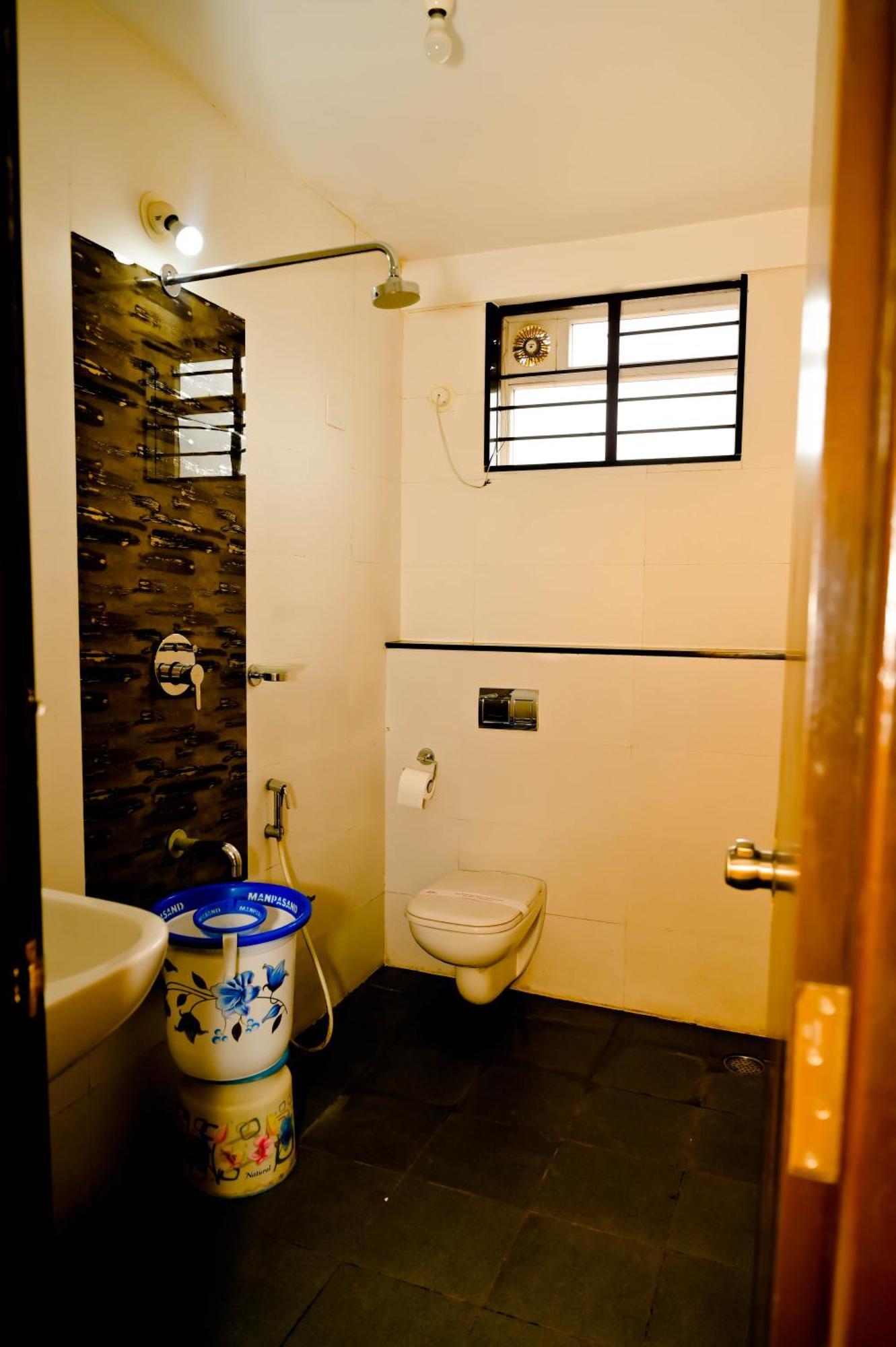 Townhouse Mk Hotel Chikmagalur Luaran gambar