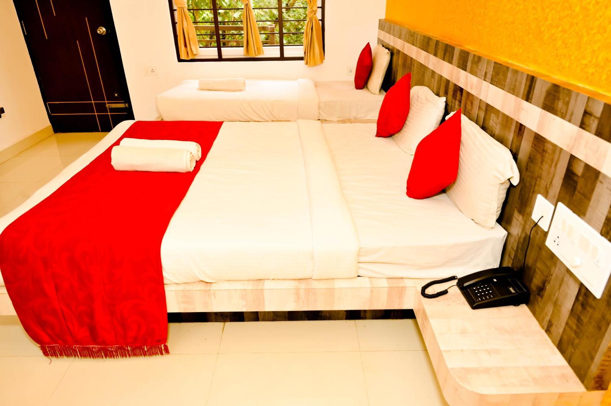 Townhouse Mk Hotel Chikmagalur Luaran gambar