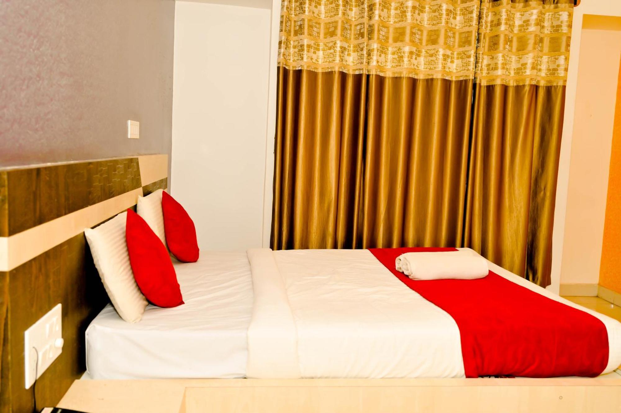 Townhouse Mk Hotel Chikmagalur Luaran gambar