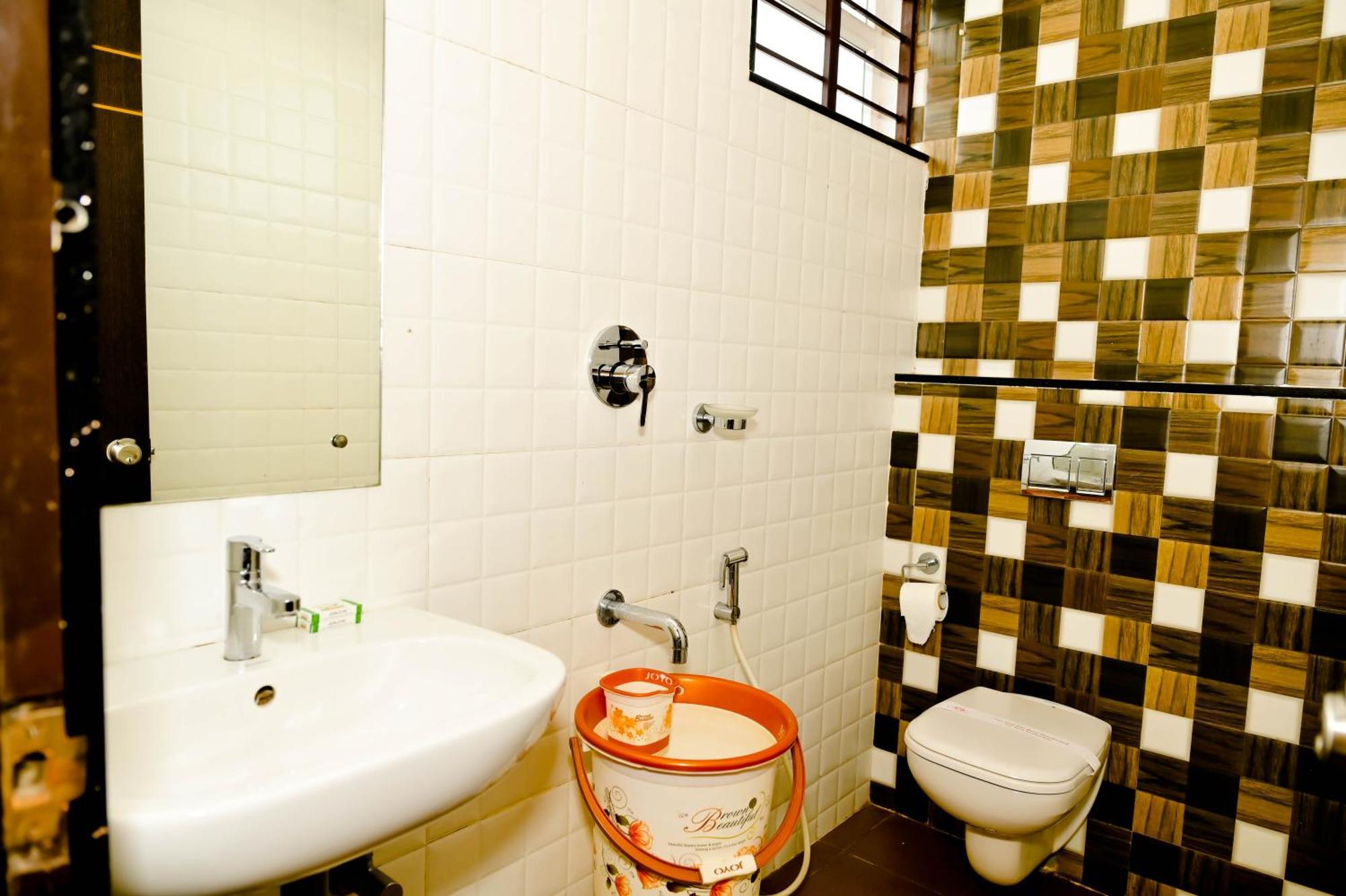 Townhouse Mk Hotel Chikmagalur Luaran gambar