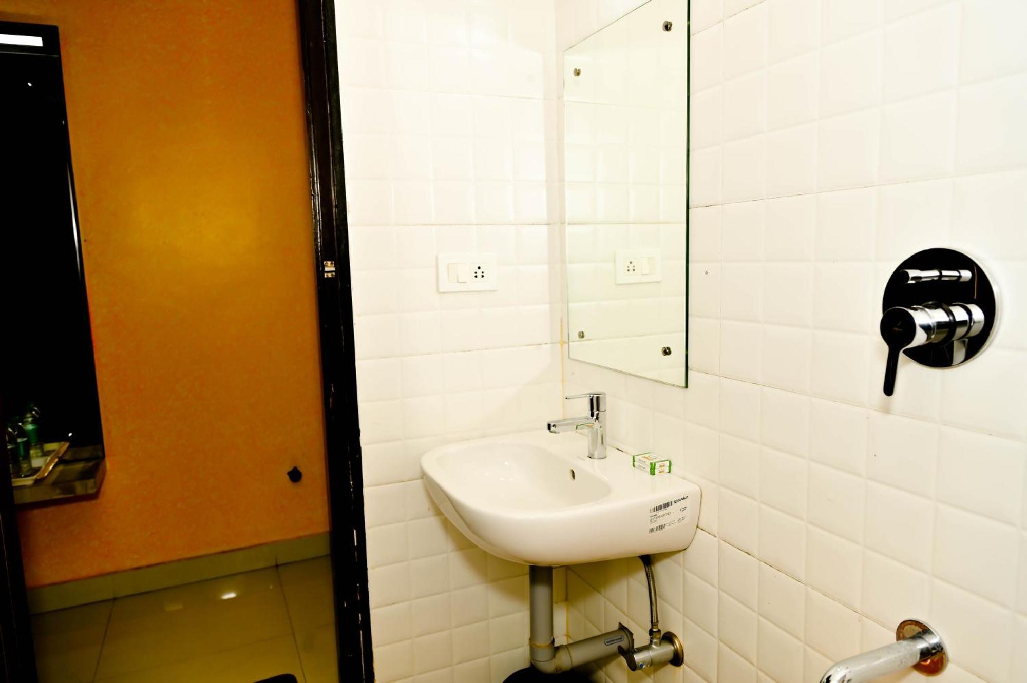 Townhouse Mk Hotel Chikmagalur Luaran gambar
