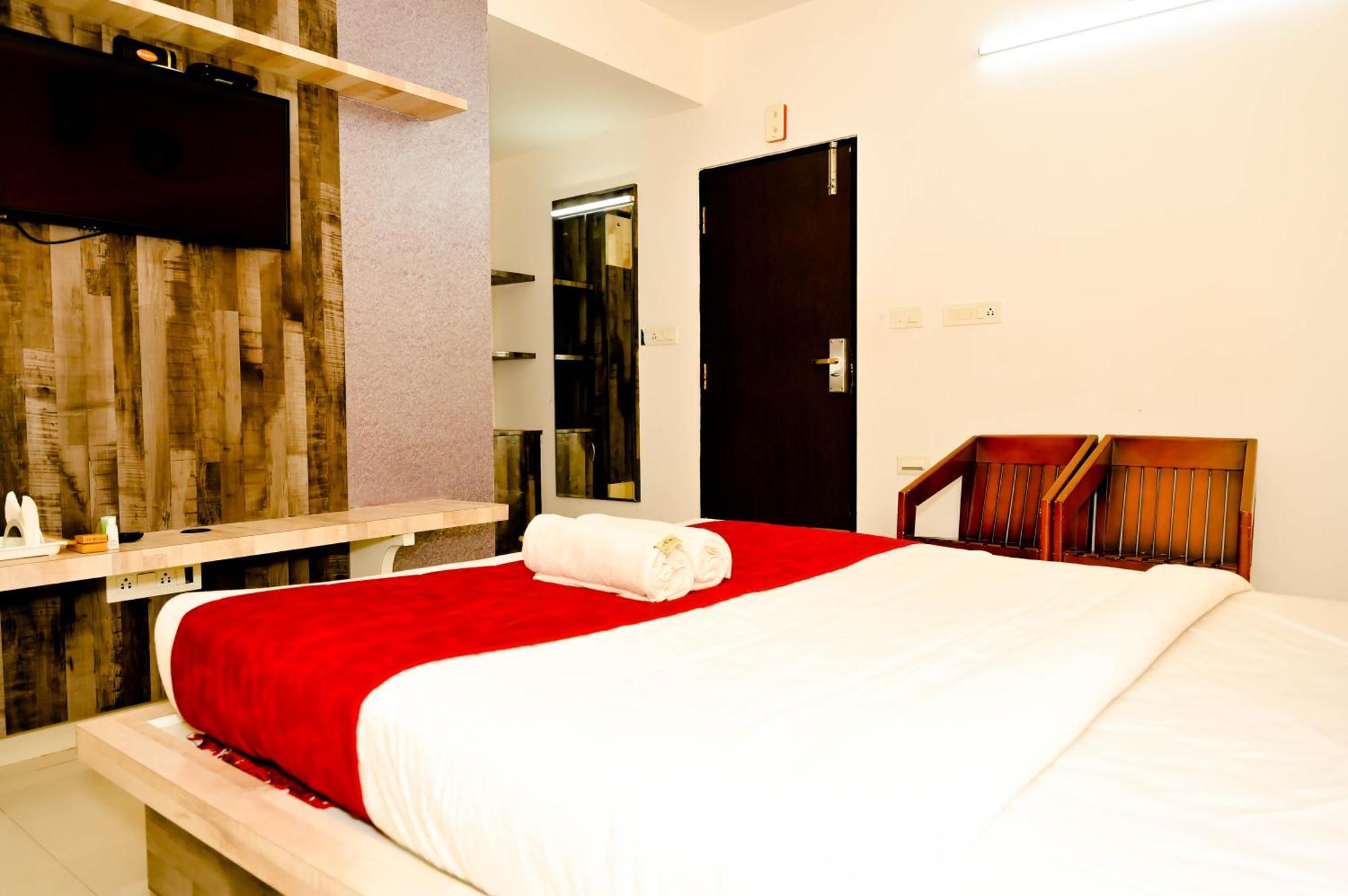 Townhouse Mk Hotel Chikmagalur Luaran gambar