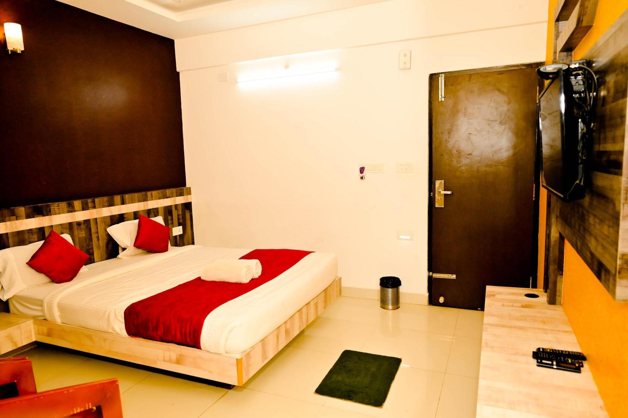 Townhouse Mk Hotel Chikmagalur Luaran gambar