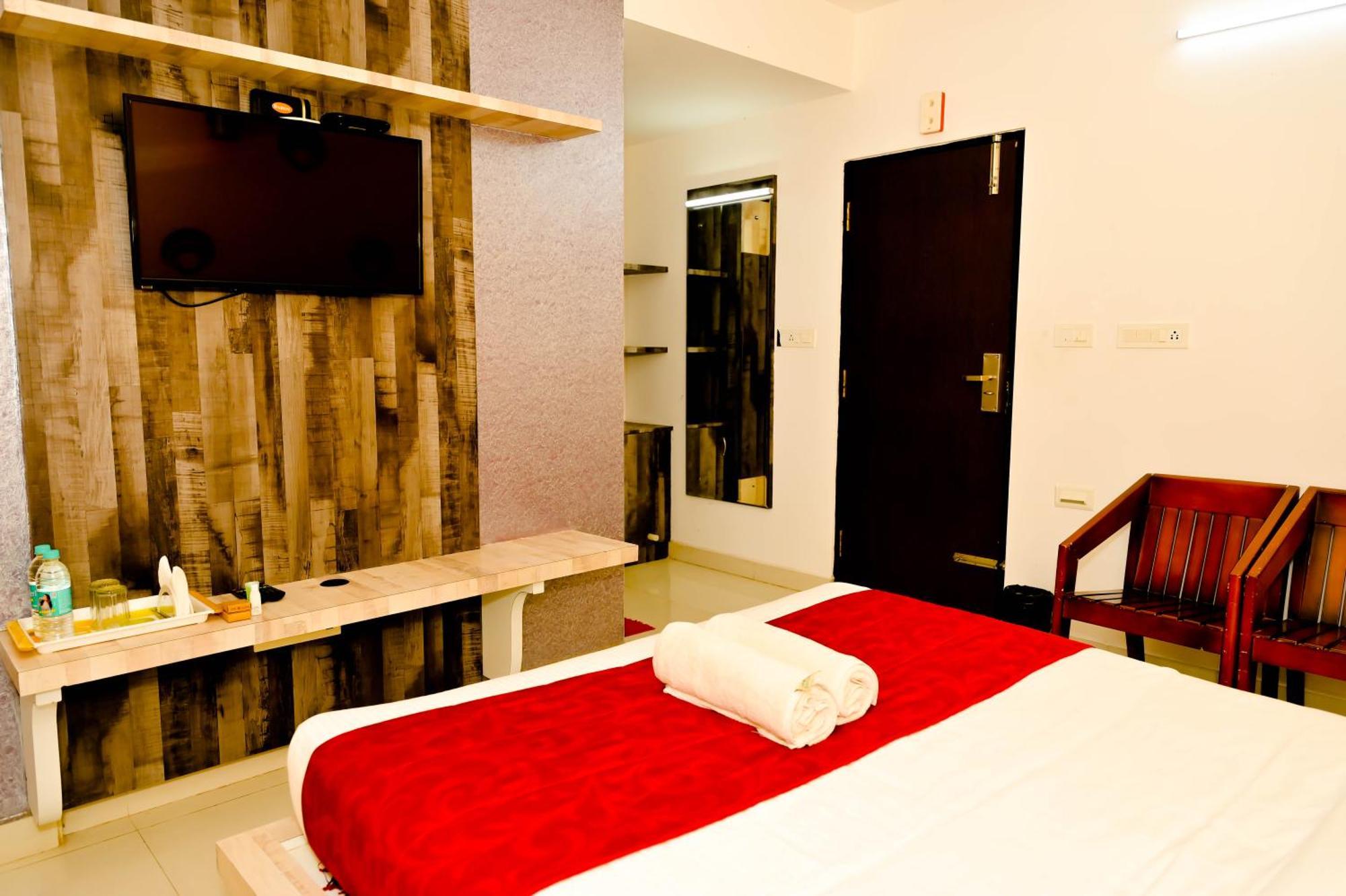 Townhouse Mk Hotel Chikmagalur Luaran gambar