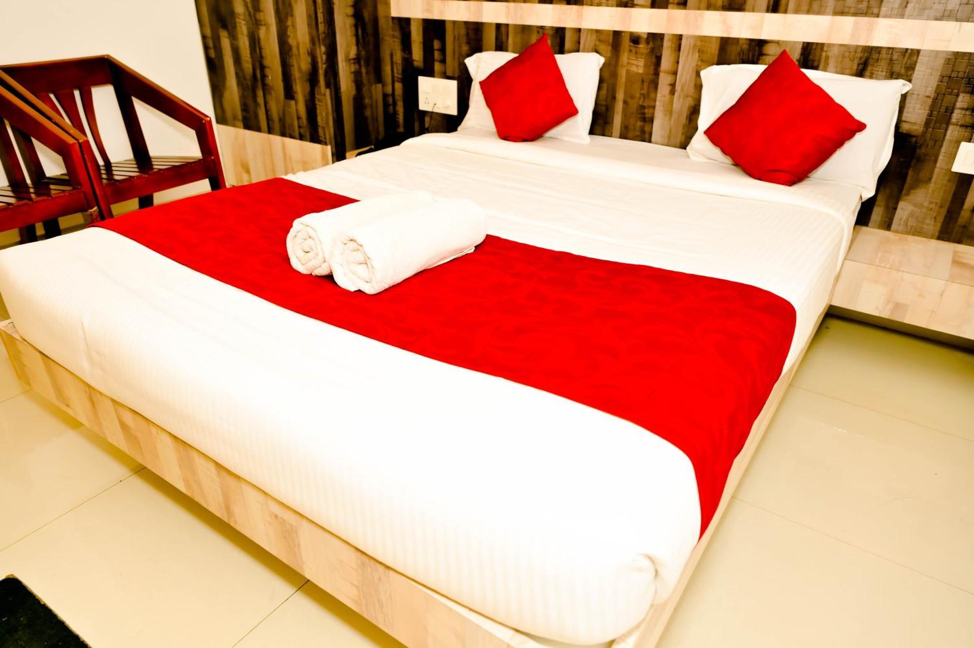 Townhouse Mk Hotel Chikmagalur Luaran gambar