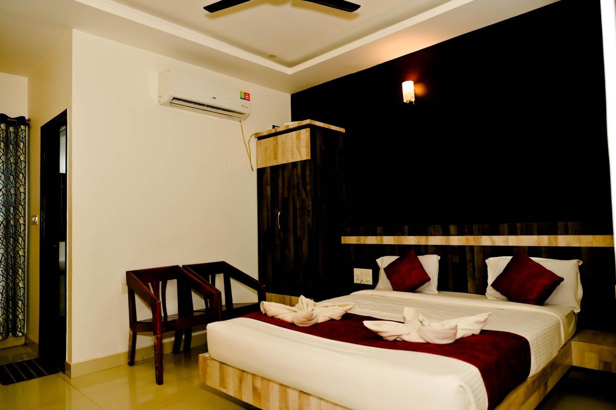 Townhouse Mk Hotel Chikmagalur Luaran gambar